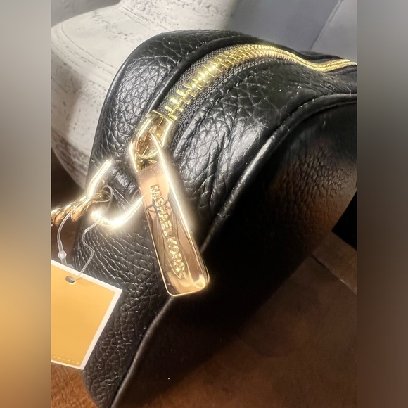 Michael Kors Fulton Crossbody (NWT) - Picture 4 of 9